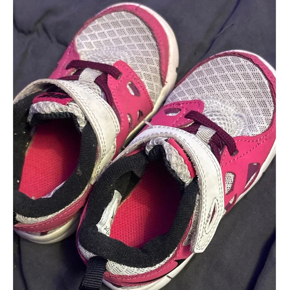 Nike Free Run 2 Toddler Girls Pink Gray White Hook Loop Sneakers 7C 429910-100